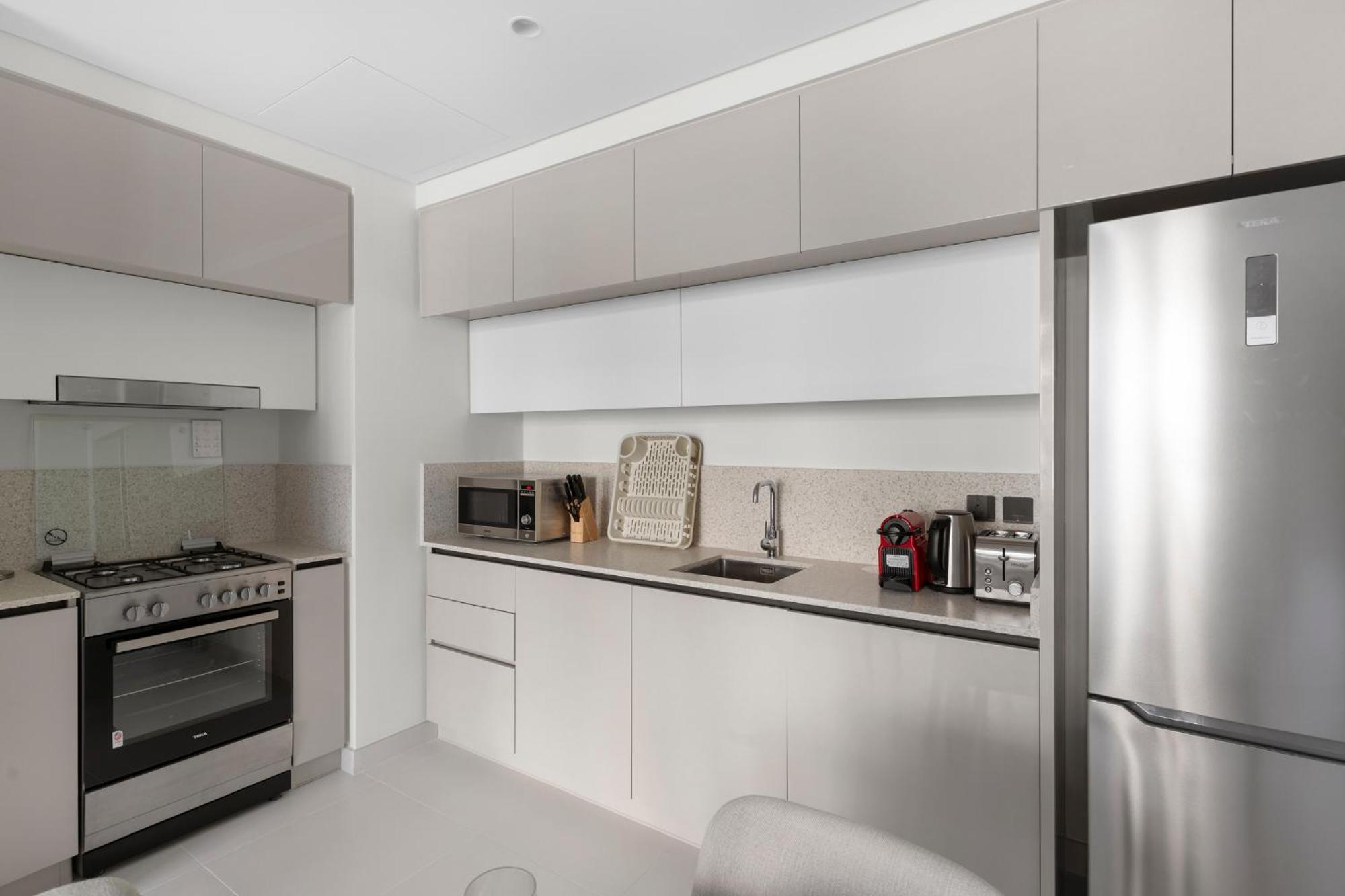 Luxury At Marina Vista, Harbour Apartment
